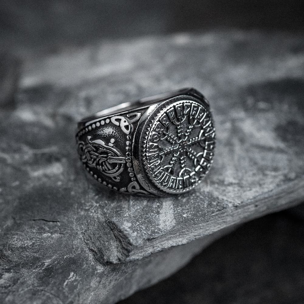 WorldNorse Helm Of Awe Rune und Triquetra Amulett Ring