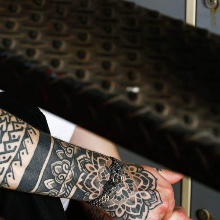 WorldNorse Wikinger-Armband mit doppeltem Löwenkopf