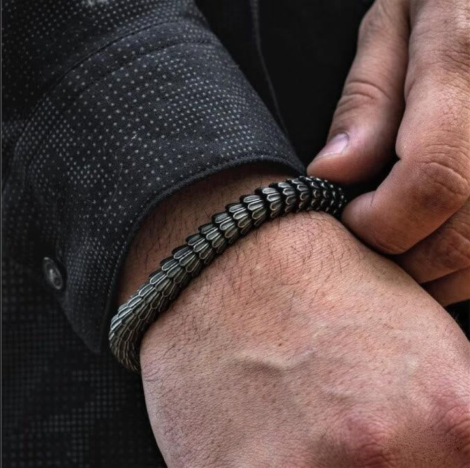 WorldNorse Retro-Armreif mit Schlangenschuppen, Schwarz