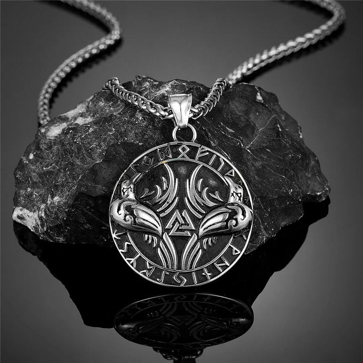 WorldNorse Odin Krähe Raven Rune um Valknut Halskette