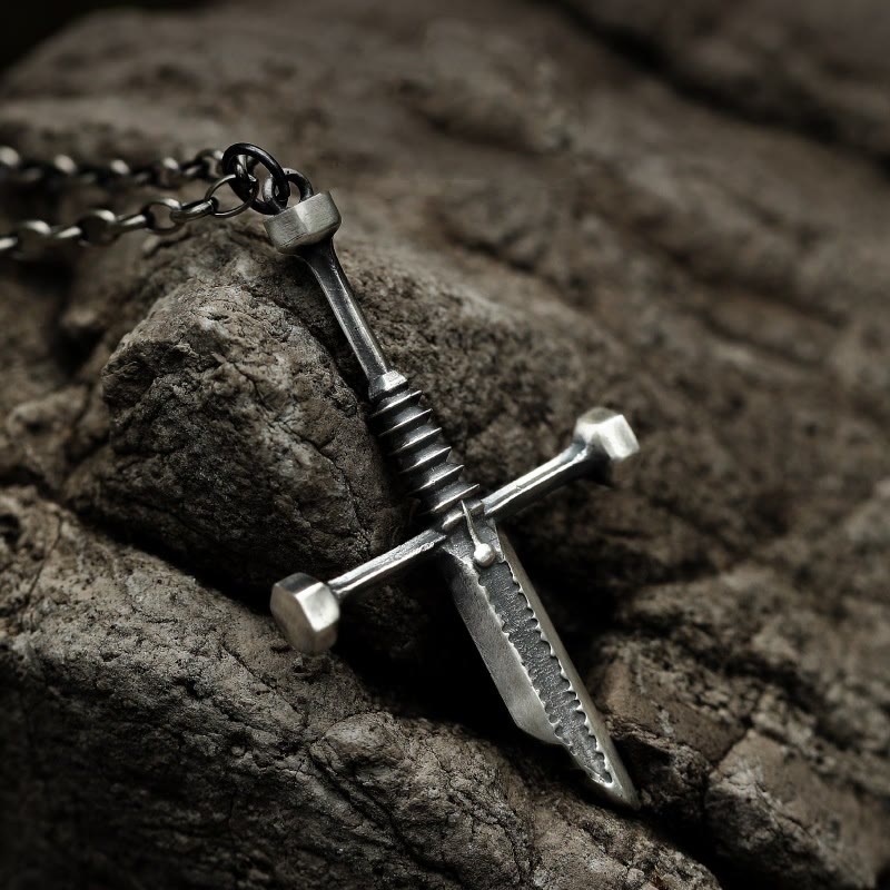 WorldNorse Cross Broken Holy Sword Einzigartige Anstecknadel-Halskette