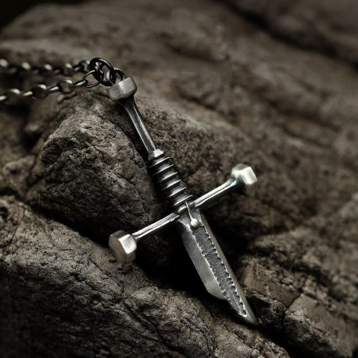 WorldNorse Cross Broken Holy Sword Einzigartige Anstecknadel-Halskette