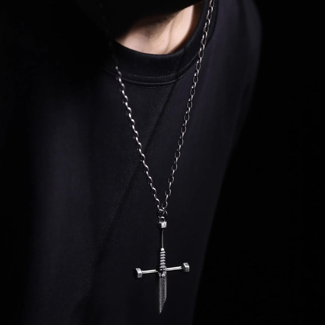 WorldNorse Cross Broken Holy Sword Einzigartige Anstecknadel-Halskette
