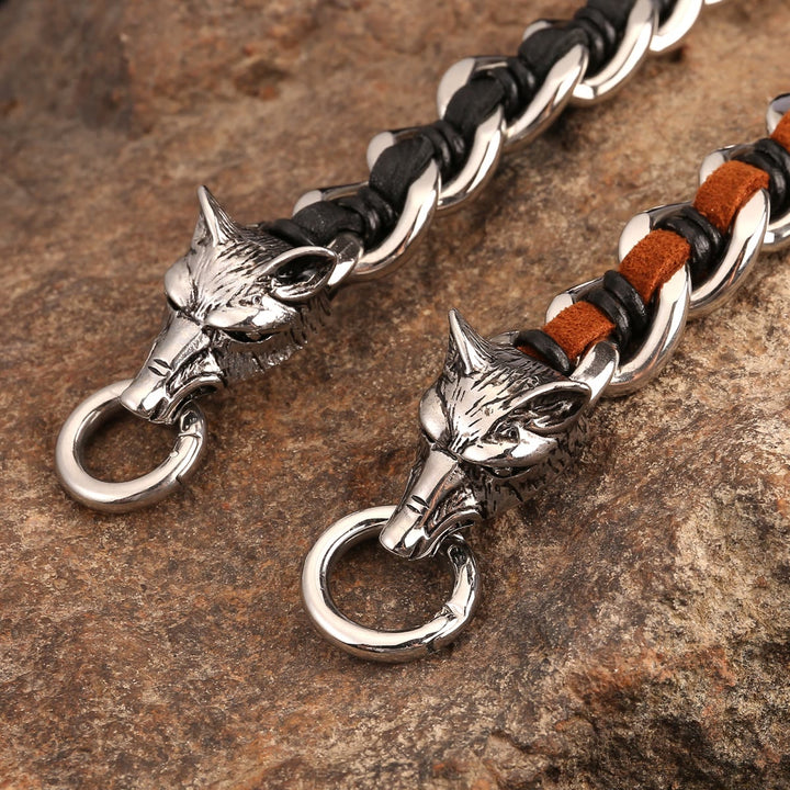 WorldNorse Wolfskopf-verflochtenes Lederkettenarmband