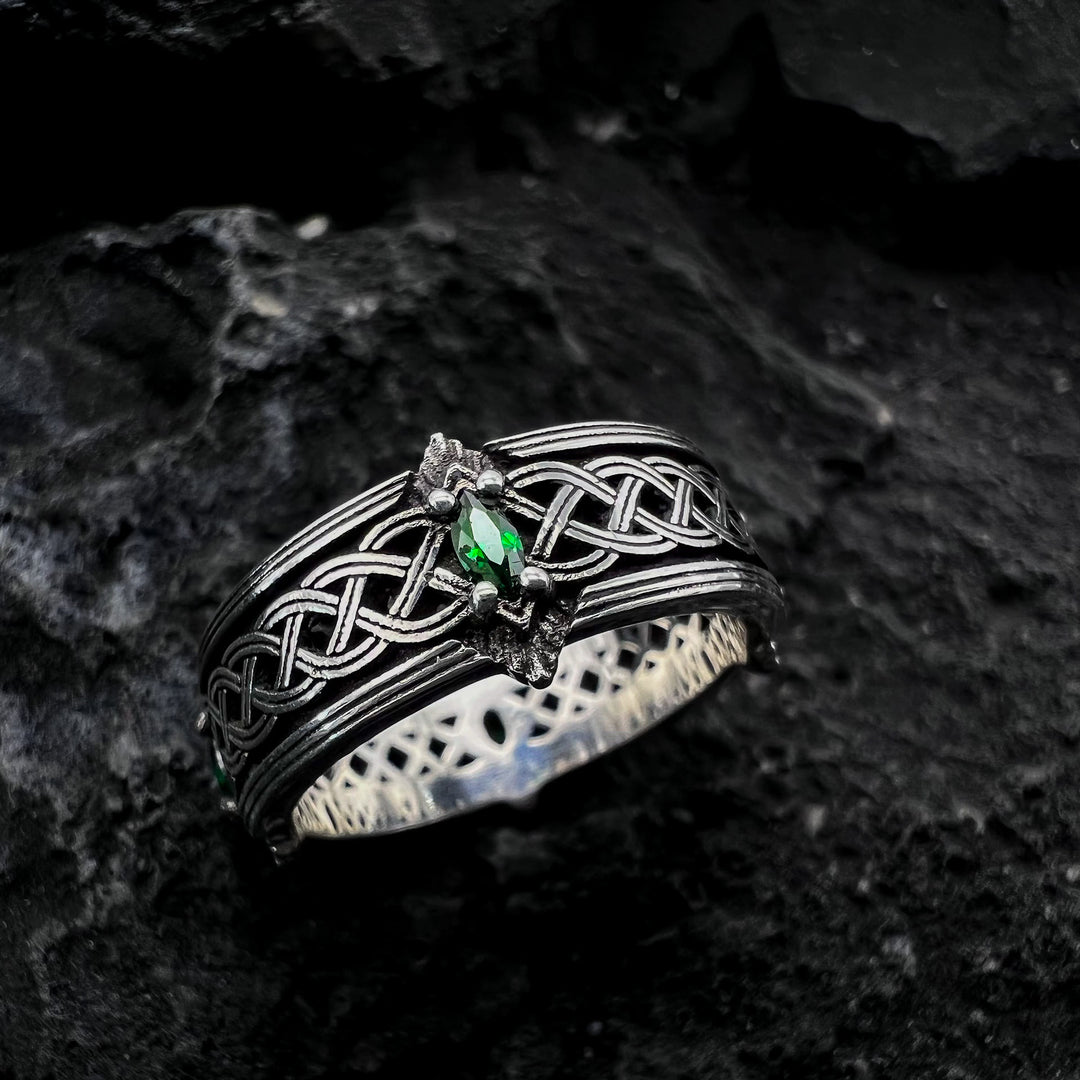 WorldNorse Keltischer Ring aus 925er Sterlingsilber mit grünem Edelstein