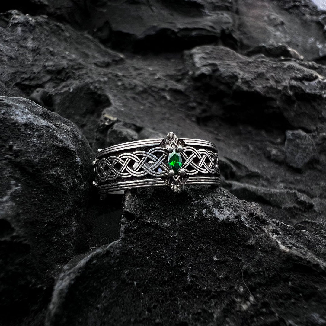 WorldNorse Keltischer Ring aus 925er Sterlingsilber mit grünem Edelstein