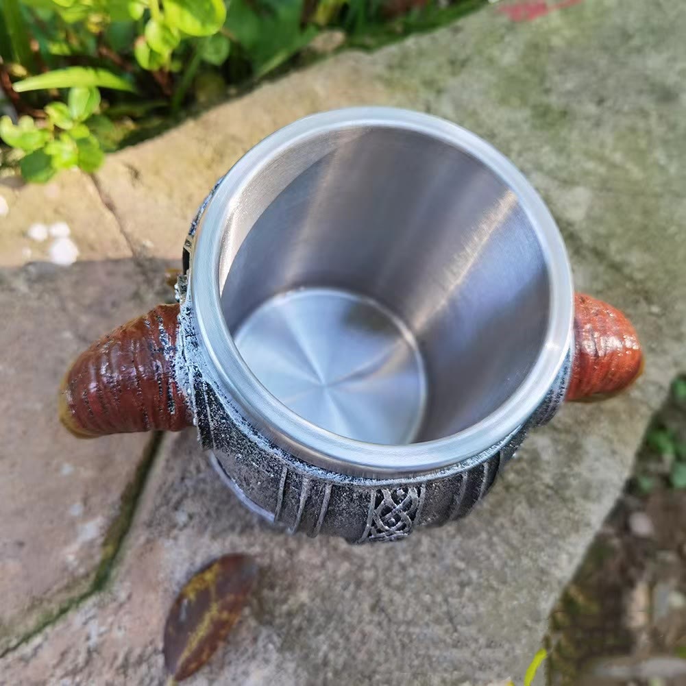 WorldNorse Bierkrug mit Totenkopf und gekreuzten Knochen