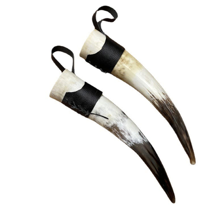 WorldNorse Handgefertigtes Trinkhorn mit Ständer