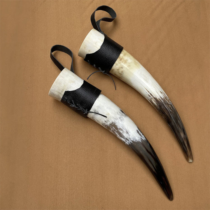 WorldNorse Handgefertigtes Trinkhorn mit Ständer