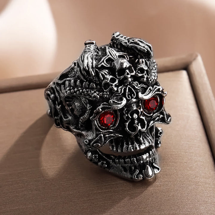 WorldNorse Totenkopfring mit roten, blauen und grünen Augen