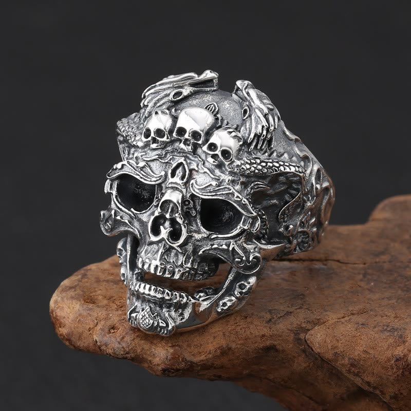WorldNorse Totenkopfring mit roten, blauen und grünen Augen