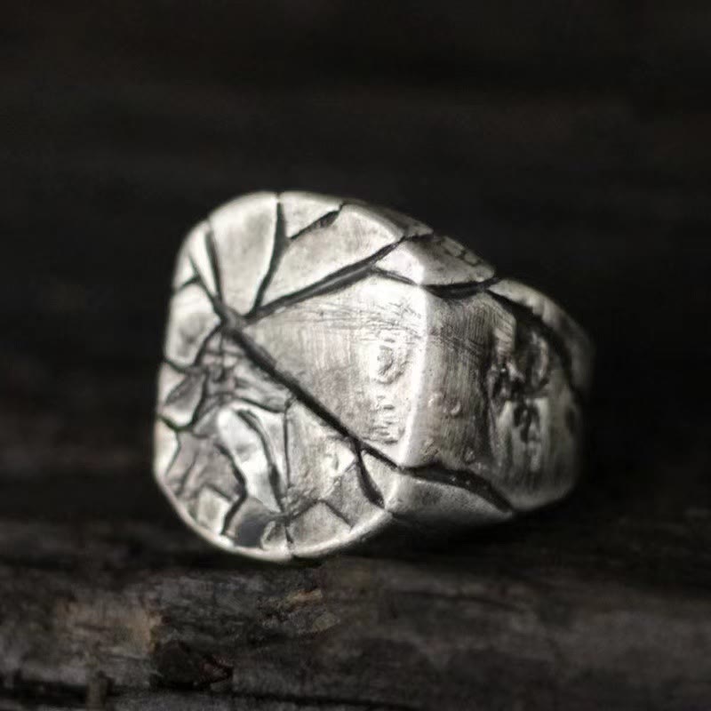 WorldNorse Retro-Ring aus Edelstahl mit rissiger Steinstruktur