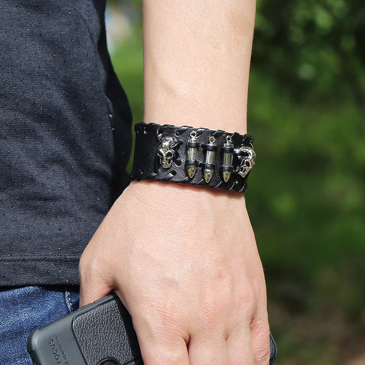 WorldNorse – Breites Biker-Armband aus Leder mit Totenkopf-Motiv