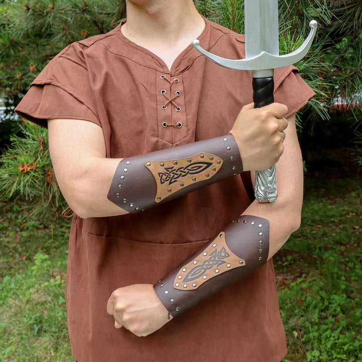 WorldNorse Keltischer Knoten Armschienen aus Ökoleder