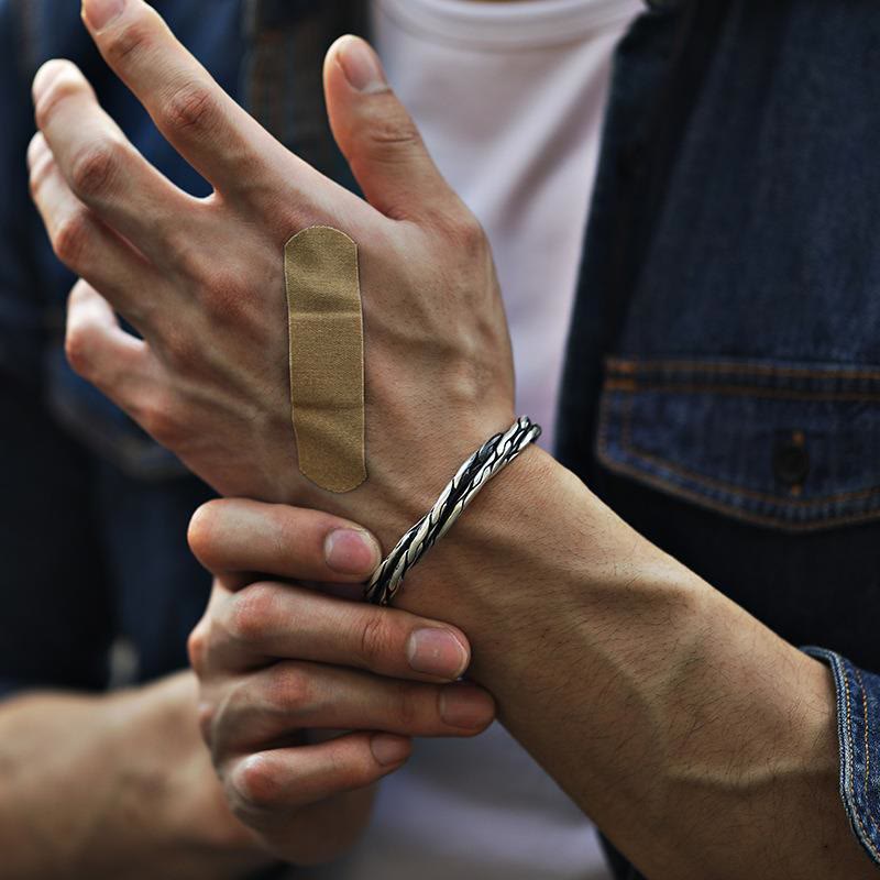 WorldNorse Handgefertigtes Dual Twist Manschettenarmband
