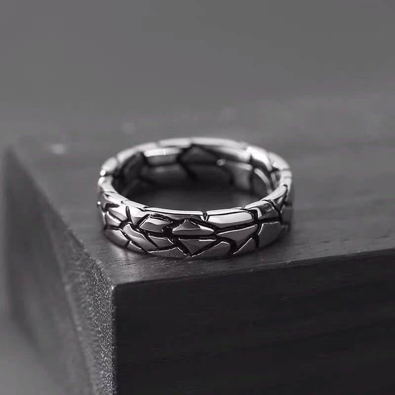 WorldNordischer Ring mit geometrischem Rissglieder-Design