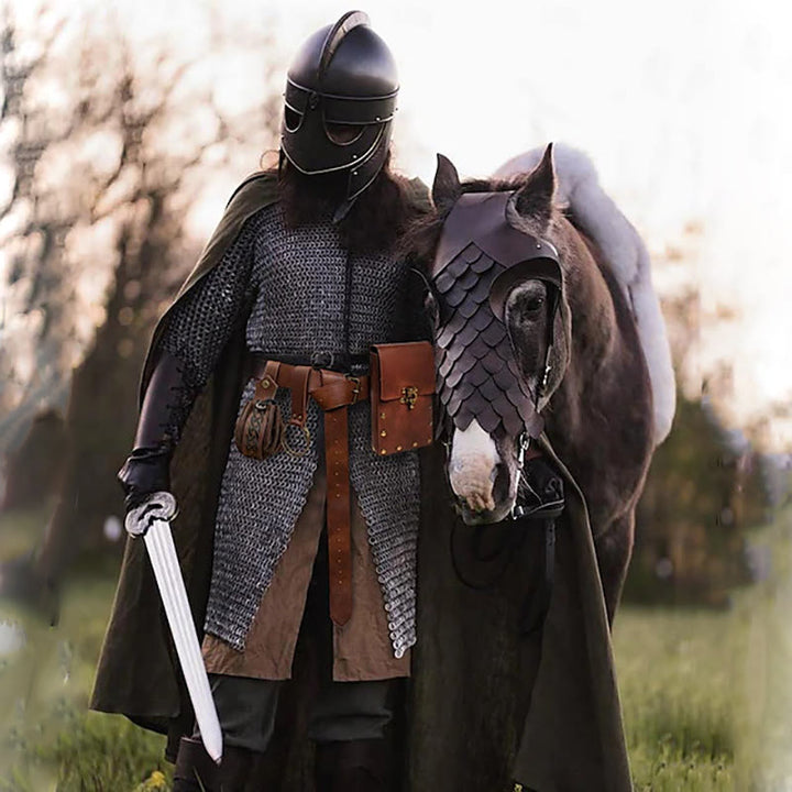 WorldNorse Gürteltasche aus Leder, vierteiliges Set