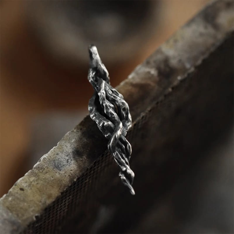 WorldNorse Unregelmäßige Rankendorn-Halskette