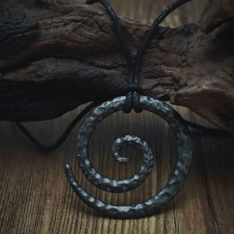 WorldNorse Einzigartige Spiralwirbel-Halskette