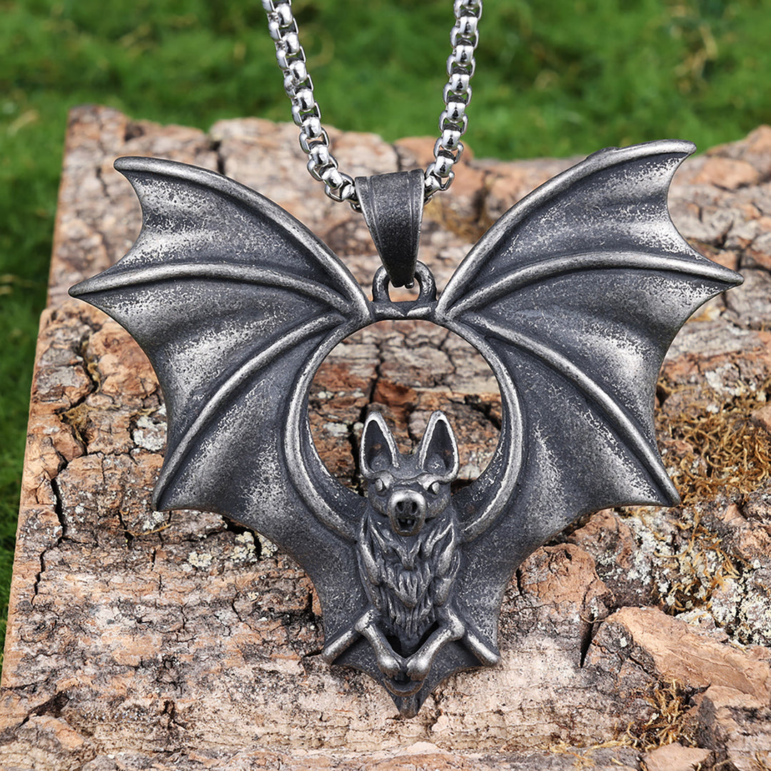 WorldNordische Gothic-Halskette mit dunkler Fledermaus