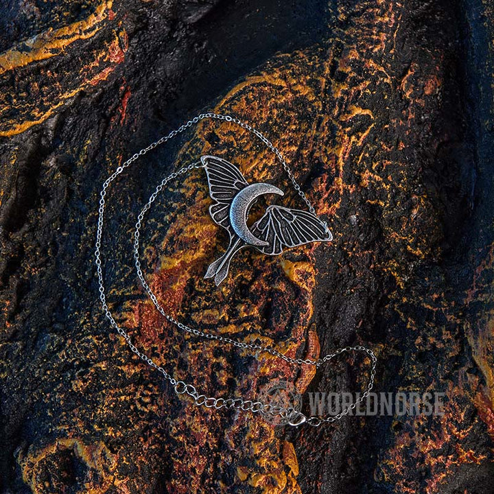 WorldNordische gotische Mondmotte-Halskette