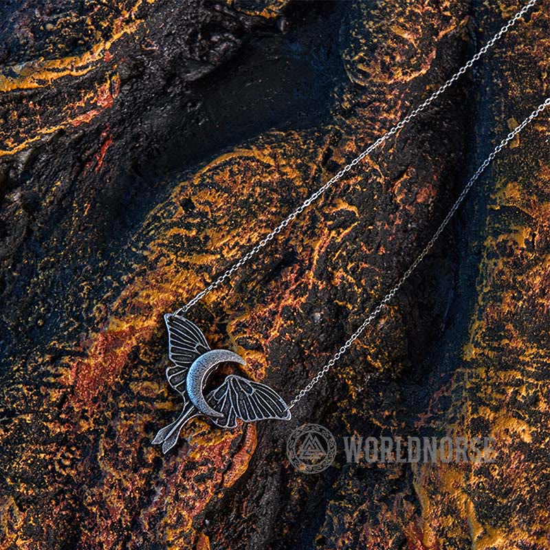 WorldNordische gotische Mondmotte-Halskette