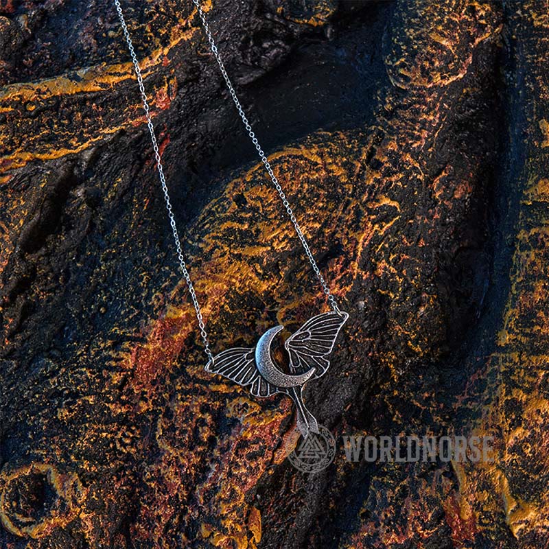 WorldNordische gotische Mondmotte-Halskette