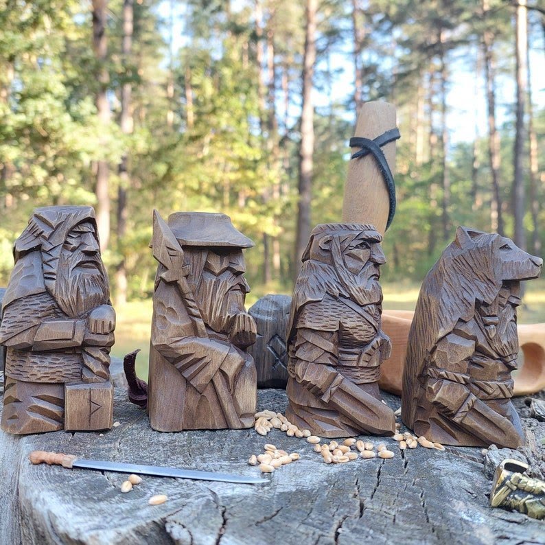 WeltNordische Alte Götter Nordische Statuen