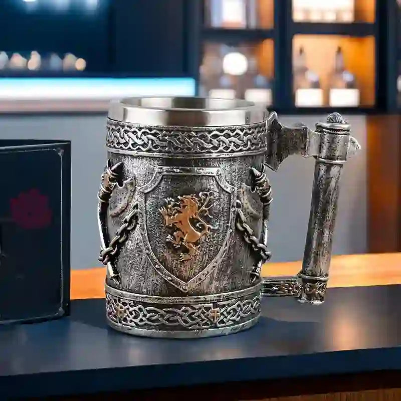 WorldNorse Mittelalter Wikinger Axt Löwe Tasse