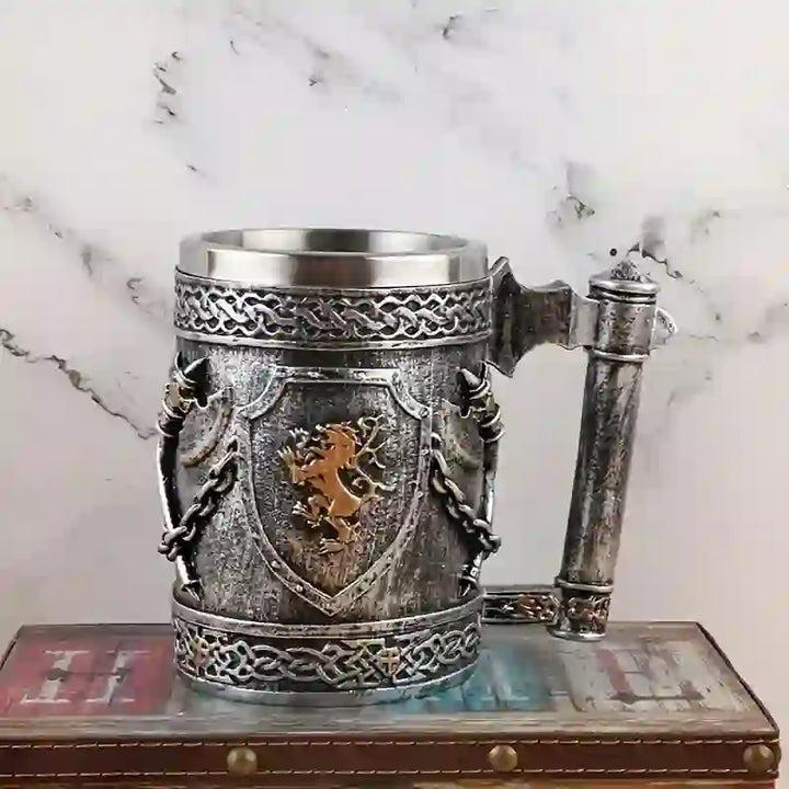 WorldNorse Mittelalter Wikinger Axt Löwe Tasse