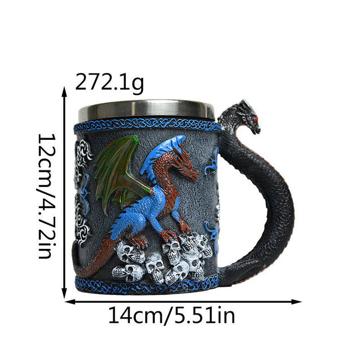 Tasse mit nordischem Drachenschädel