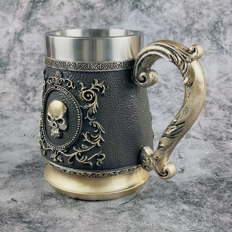 WorldNorse Bierkrug mit goldenem Geisterschädelkopf