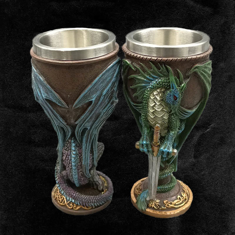 WorldNorse Retro Kelch Weinkelch mit geflügelter Drachenklinge