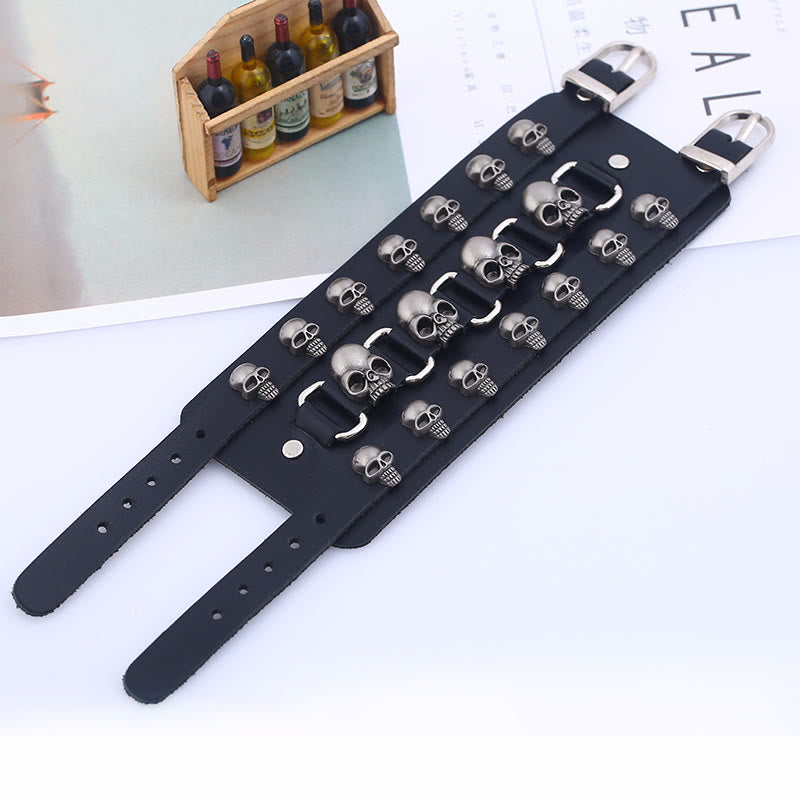 WorldNorse Gothic Totenkopf-Armreif aus Leder