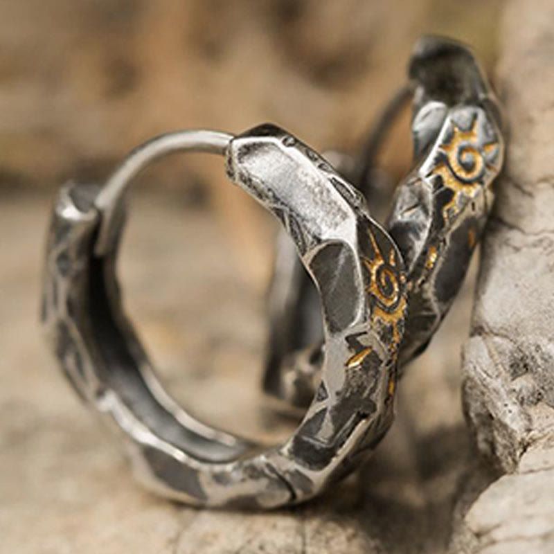 WorldNorse Ohrringe mit gehämmertem Wish-Emblem aus 925er Sterlingsilber