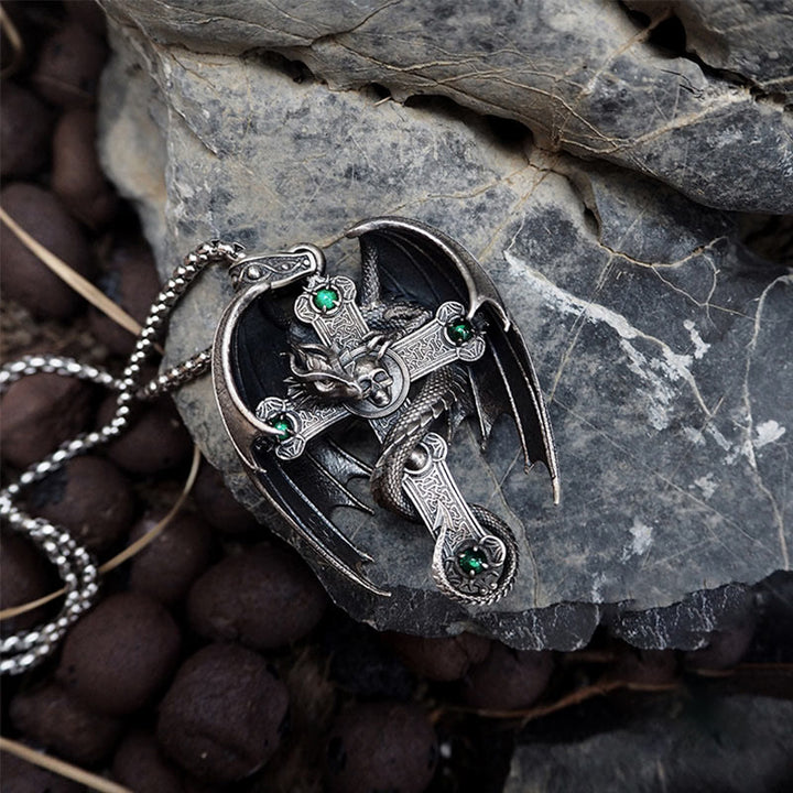 WorldNorse Halskette mit Drachenkreuz, 925er Sterlingsilber, gotisch, Smaragd