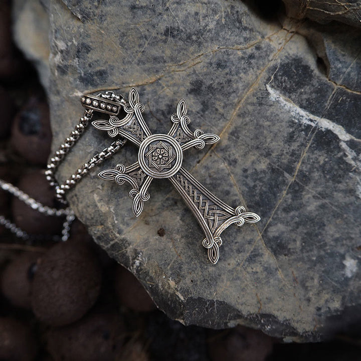WorldNorse Halskette mit Triquetra -Kreuz aus 925er Sterlingsilber