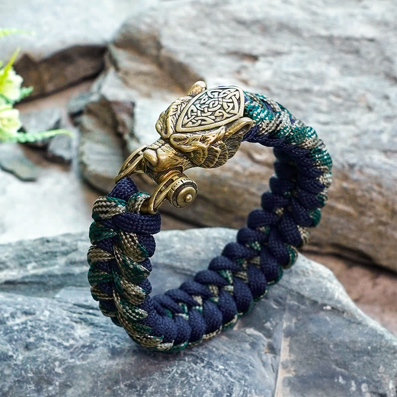 WorldNorse Wikinger-Armband mit Leopardenschild und Paracord-Flechtmotiv - Blau & Grün - Innenumfang: 24 cm (Gesamtlänge 28 cm) - image 1
