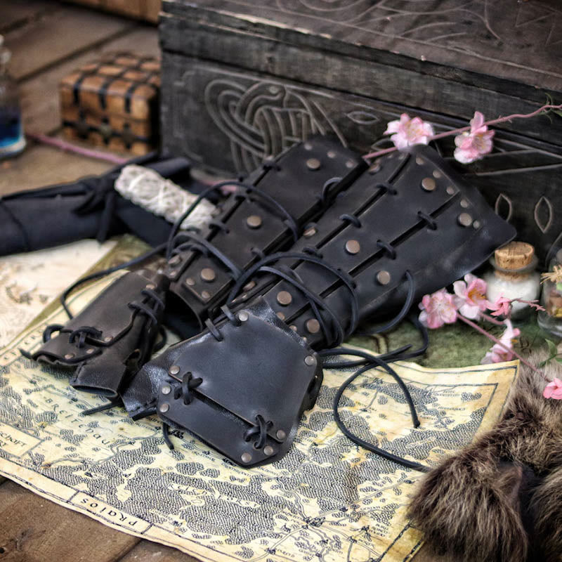 WorldNorse Rivets Armschienen mit Fingerbedeckung und Schnürung - image 5