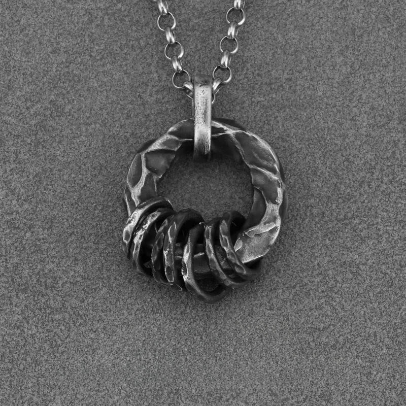 WorldNorse 999 Sterling Silber Mittelalterliche gehämmerte Ringhalskette - Mit 60 cm O-förmiger Kette - image 4