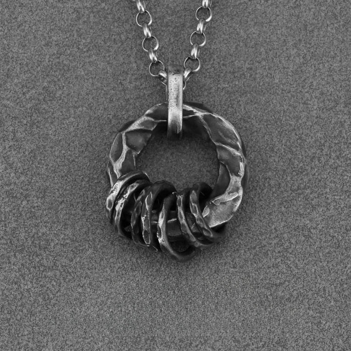 WorldNorse 999 Sterling Silber Mittelalterliche gehämmerte Ringhalskette - Mit 60 cm O-förmiger Kette - image 4