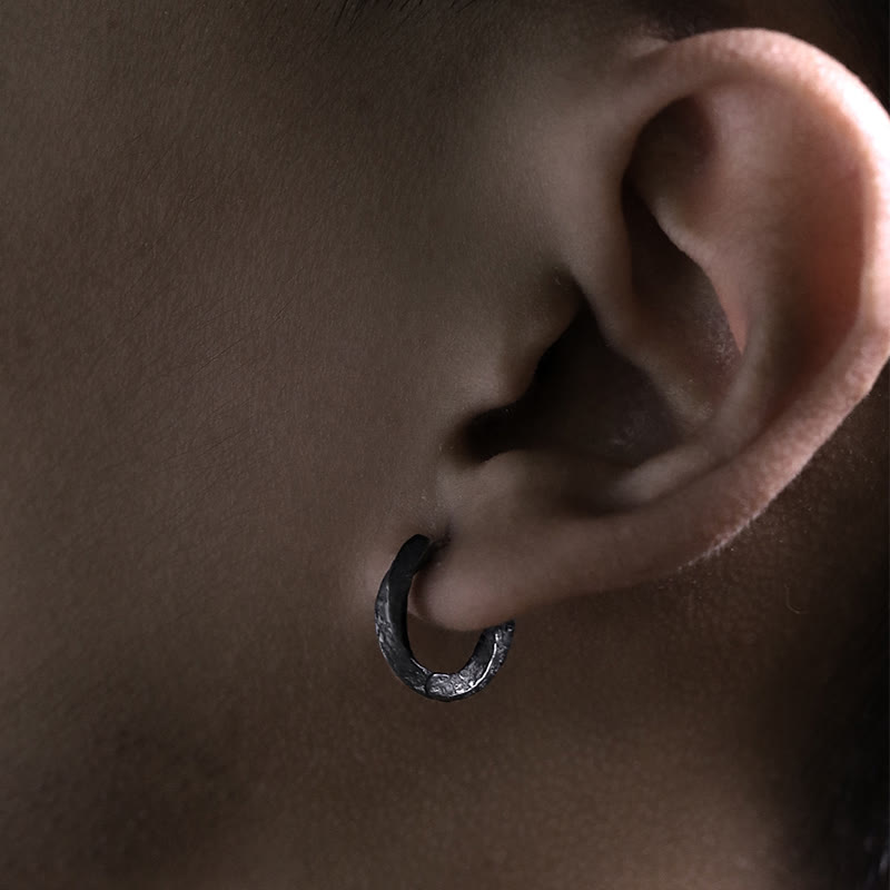 WorldNorse 925 Sterling Silber Wikinger Strukturierte Schwarze Creolen - image 1