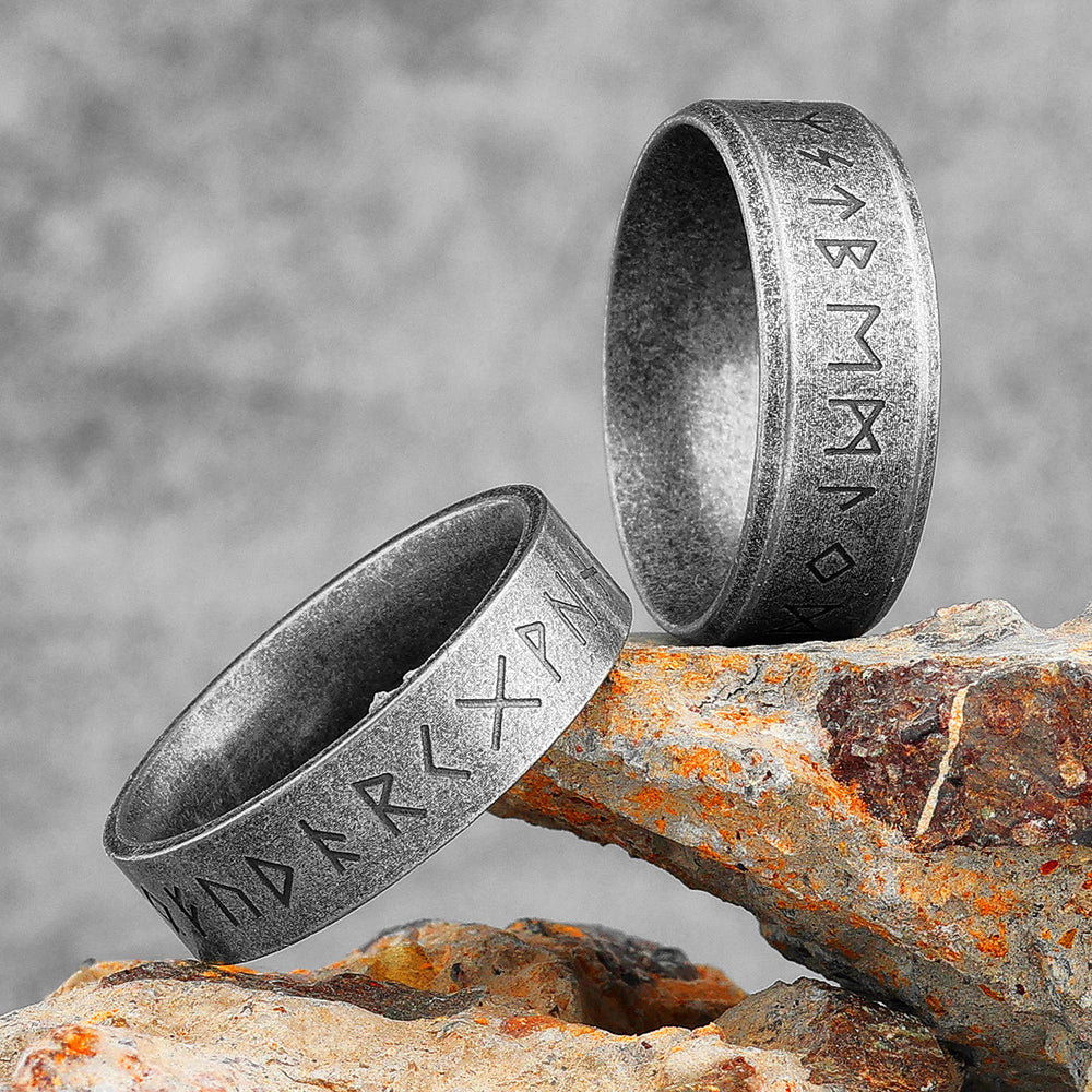 WorldNorse Vintage Wikinger-Runen-Ring aus Edelstahl - image 3