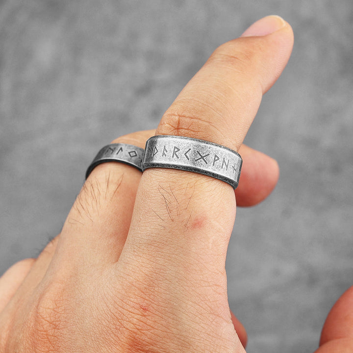 WorldNorse Vintage Wikinger-Runen-Ring aus Edelstahl - image 7