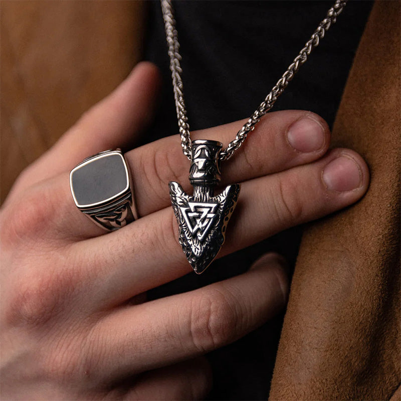 WorldNorse Valknut Steinspeer Halskette mit Wikinger-Anhänger aus Edelstahl