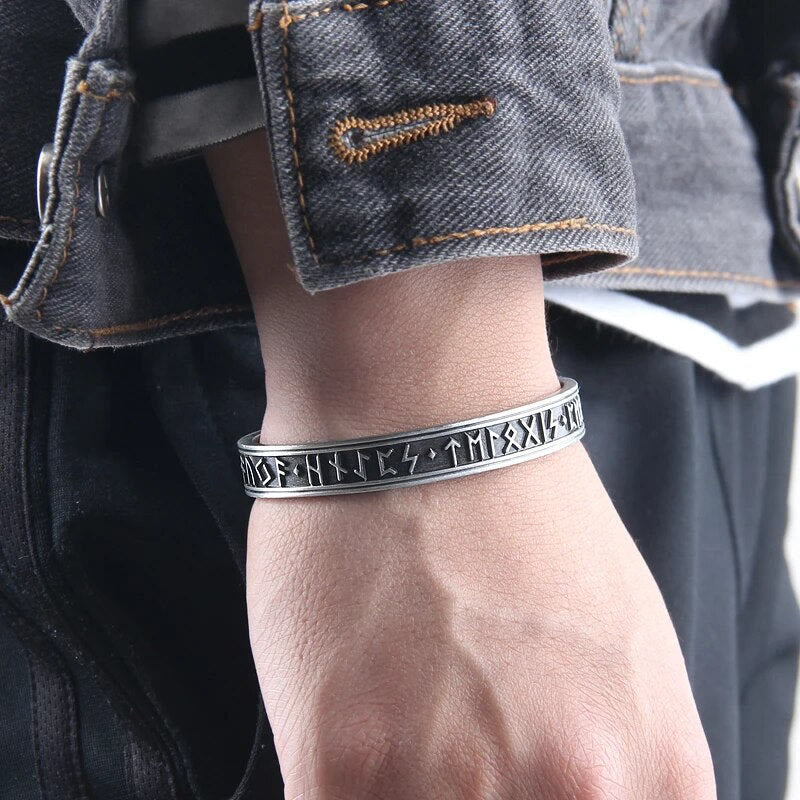 WorldNorse Wikinger-Armring mit Elder- Rune -Armband
