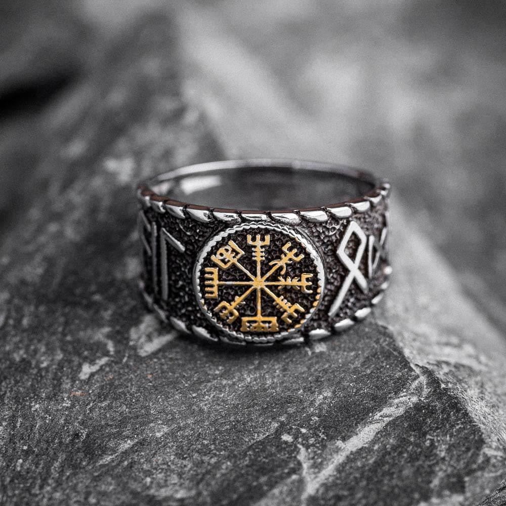 WorldNorse Wikingerring aus Edelstahl mit Vegvisir und Runen