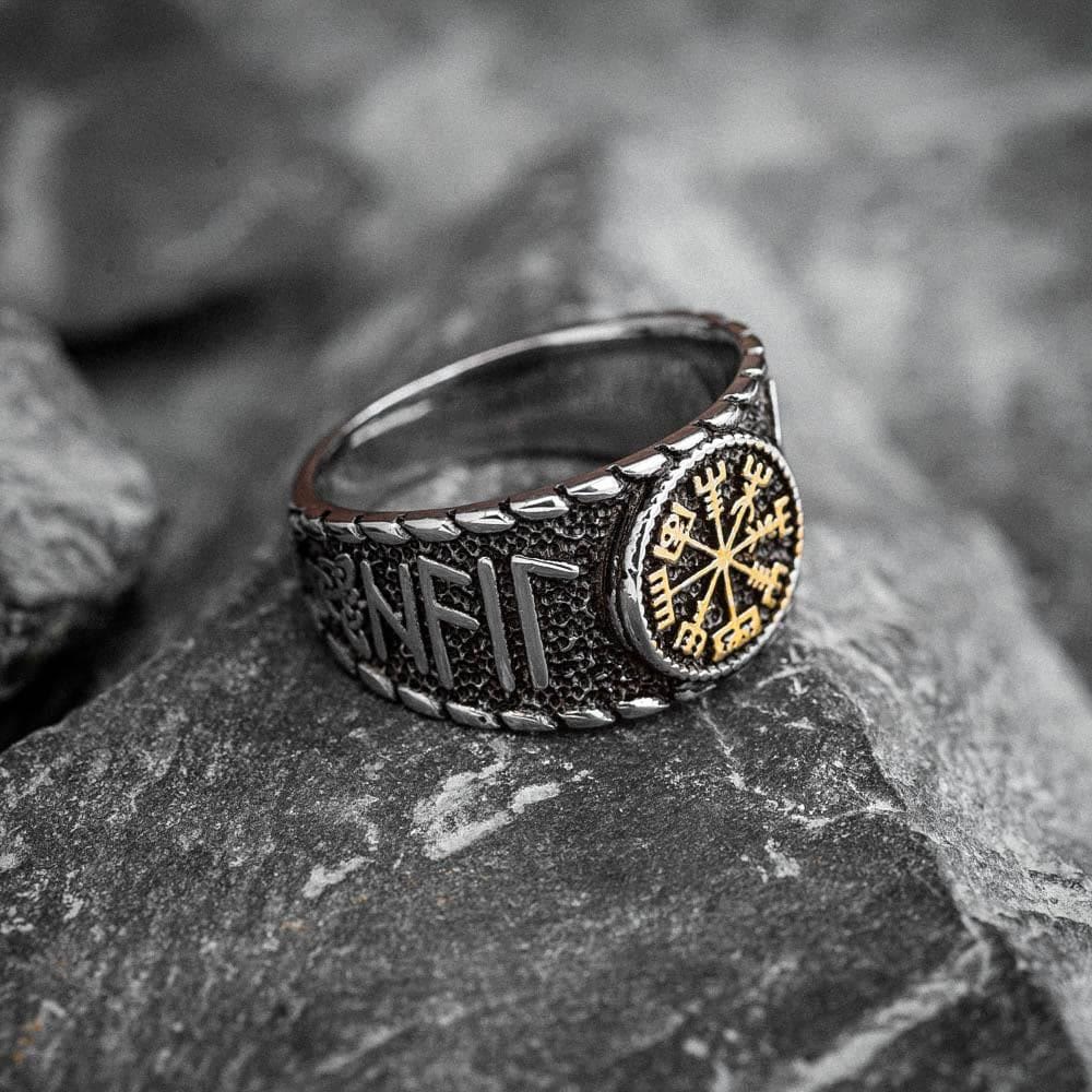 WorldNorse Wikingerring aus Edelstahl mit Vegvisir und Runen