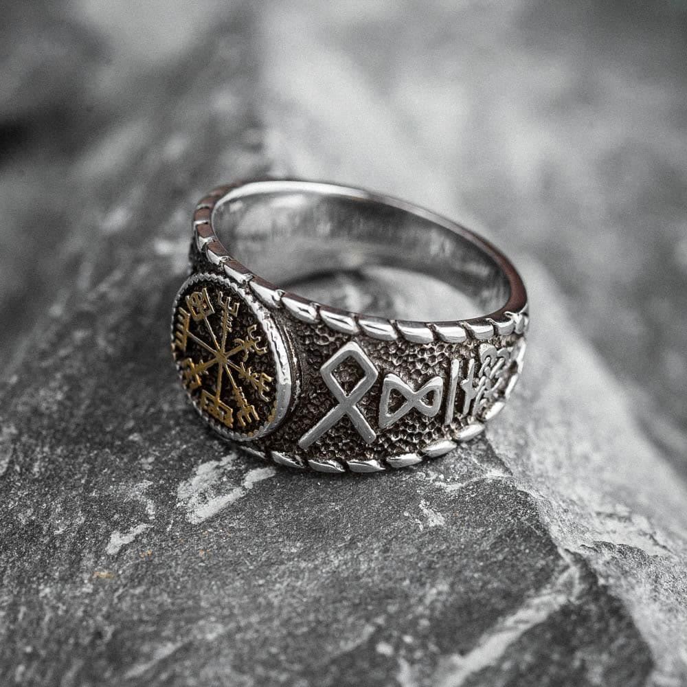 WorldNorse Wikingerring aus Edelstahl mit Vegvisir und Runen