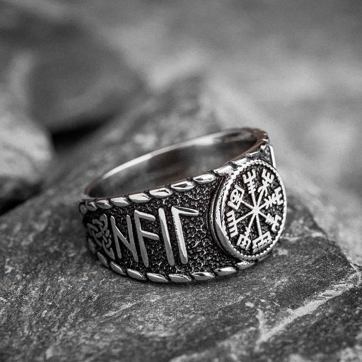 WorldNorse Wikingerring aus Edelstahl mit Vegvisir und Runen